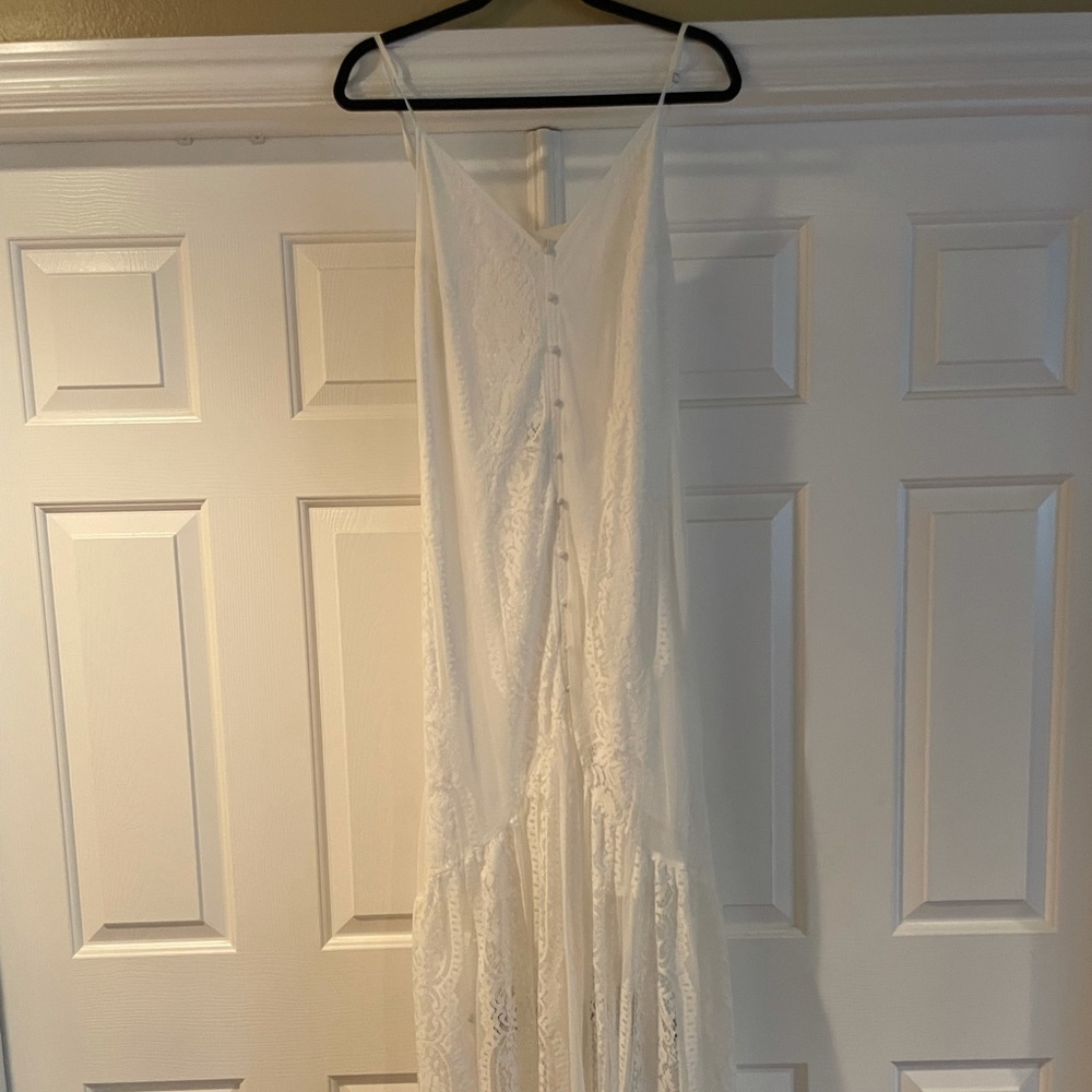 White lace dress - perfect for bride-to-be - Picture 3 of 6